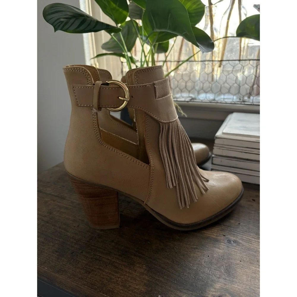 SBicca Leather Fringe Bootie Taupe Buckle Hippy Cowgirl Festival SZ 8